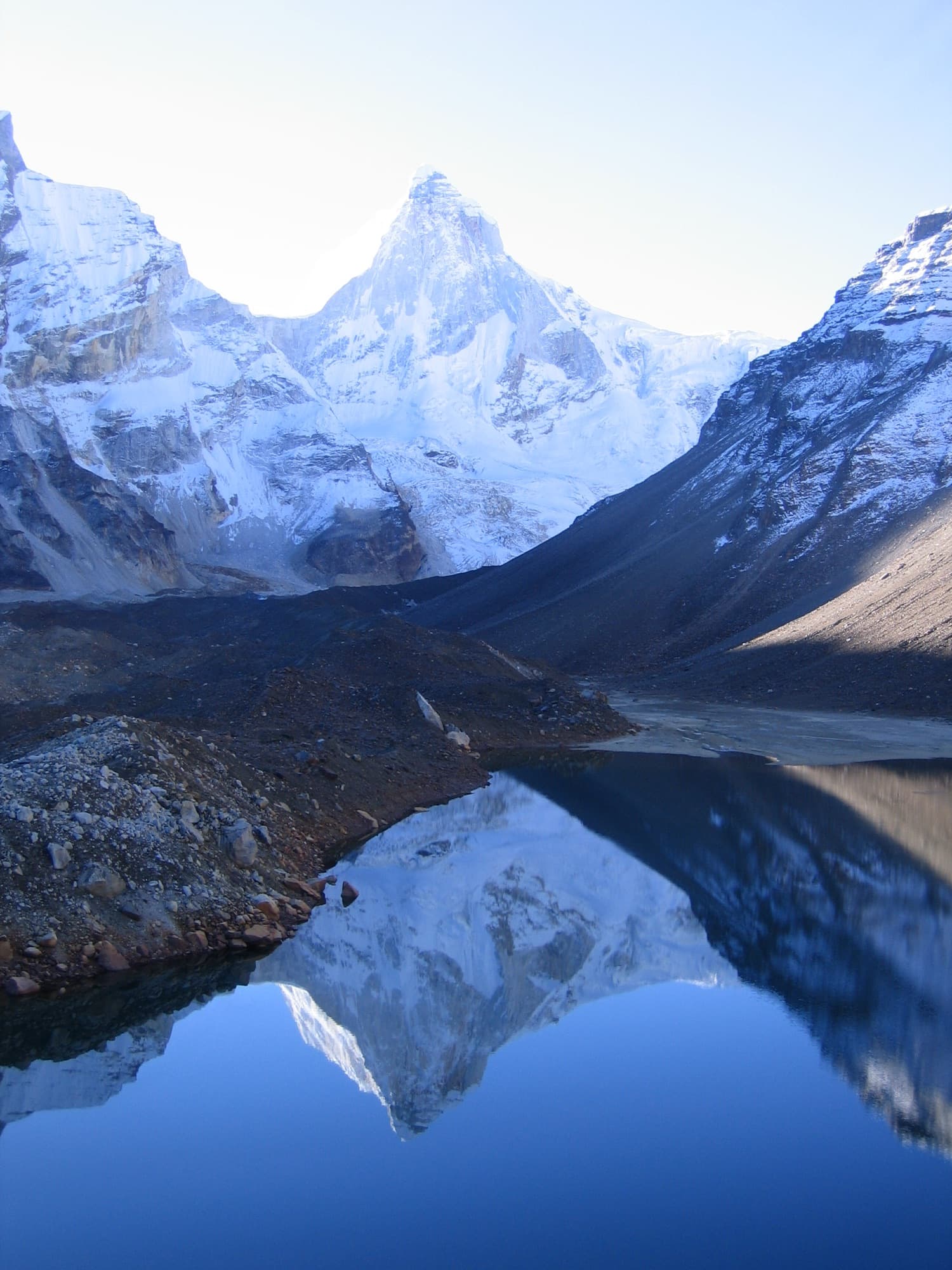 Thalay Sagar mirrored in Kedartal lake